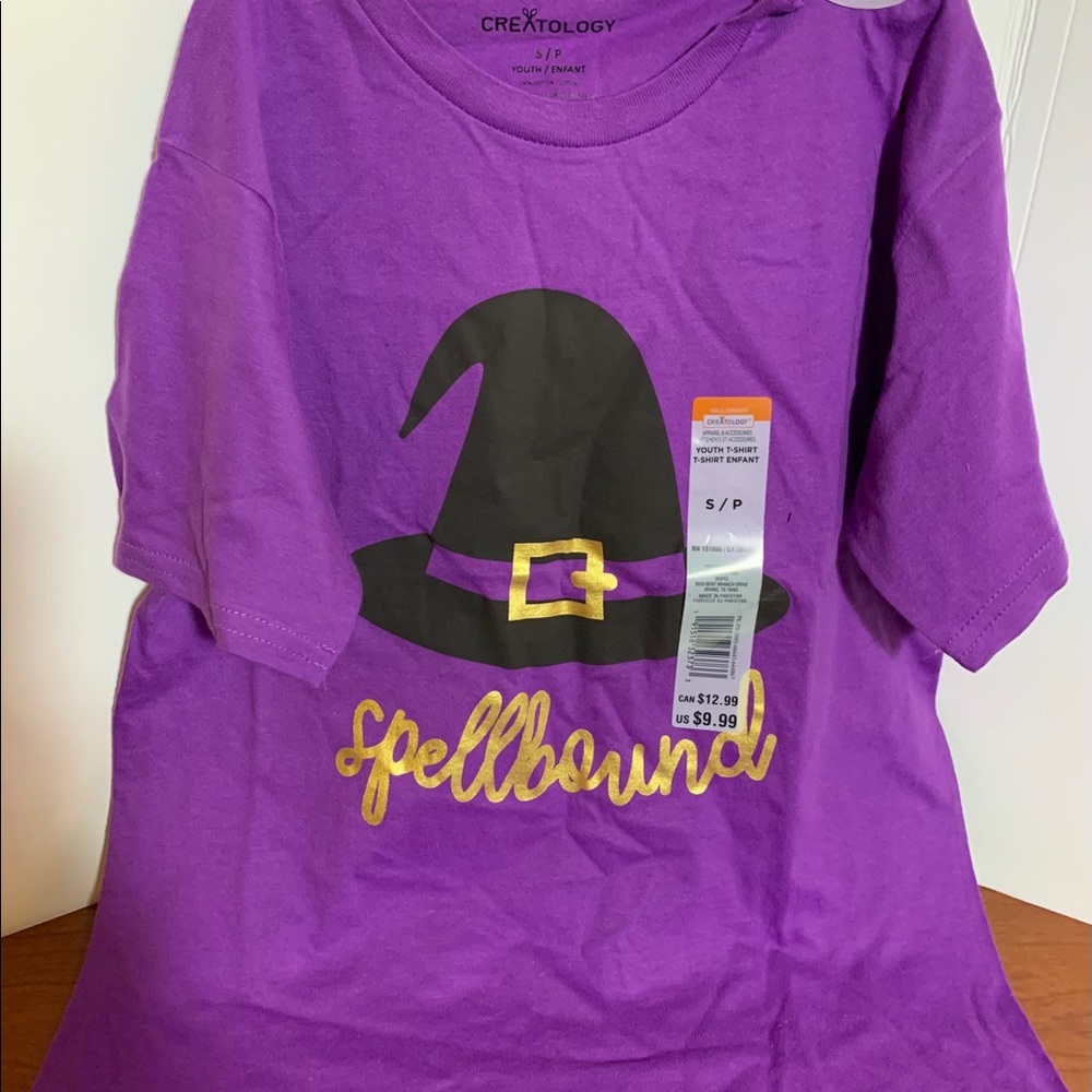 Youth small Halloween T-shirt, witch hat shirt